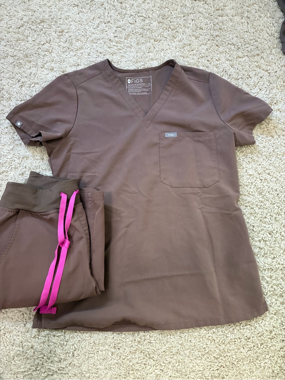 FIGS XS scrub set